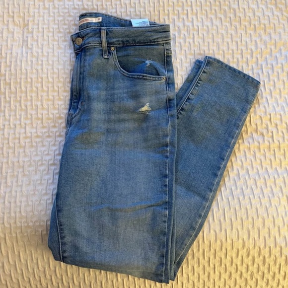 721 High Rise Levi Skinny Jeans - Picture 1 of 3